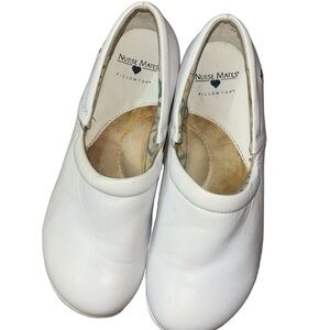 Nurse Mates Pillow Top White Shoes, Size 8 1/2 W